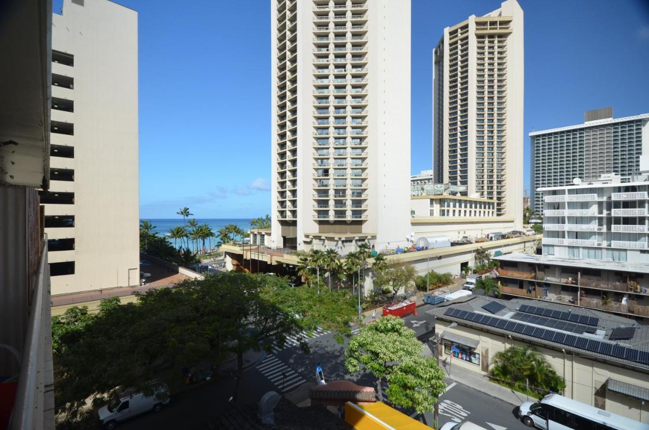 Sea Shore 75 Steps From Waikiki Beach And Sleeps 1 - 3! Apartment Honolulu Exterior photo