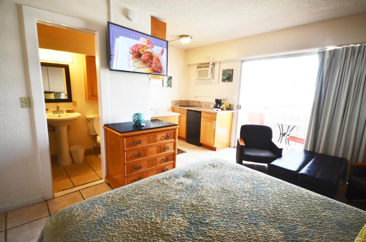 Sea Shore 75 Steps From Waikiki Beach And Sleeps 1 - 3! Apartment Honolulu Exterior photo